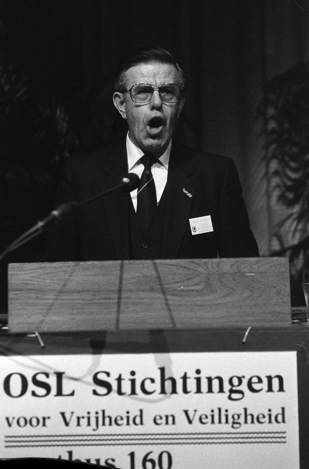OSL-congres in Den Haag voorzitter Prosper Ego, Bestanddeelnr 933-7805