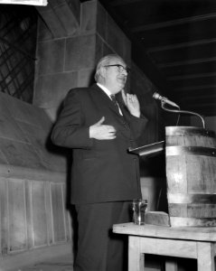 Opdracht Revue der Reclame Anton van Duinkerken, Bestanddeelnr 913-4582