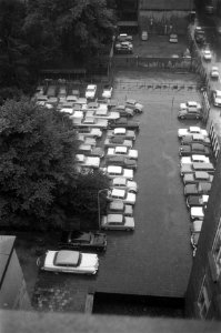 Opdracht Telegraaf Parkeerruimte bij Carlton en parkeerwachten, Bestanddeelnr 915-4665