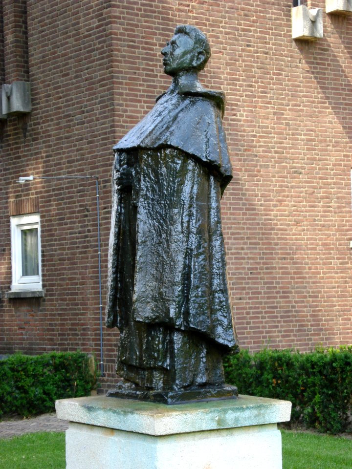 Oss, statue Titus Brandsma