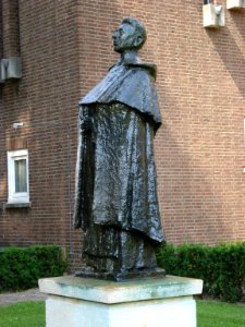 Oss, statue Titus Brandsma