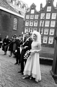 Opdracht Telegraaf, huwelijk architect J. Plas en mejuffrouw Lynn Zeier (mannequ, Bestanddeelnr 914-6257