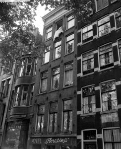 Opdracht Telegraaf, huis waar meisje uitgesprongen, Bestanddeelnr 910-4962