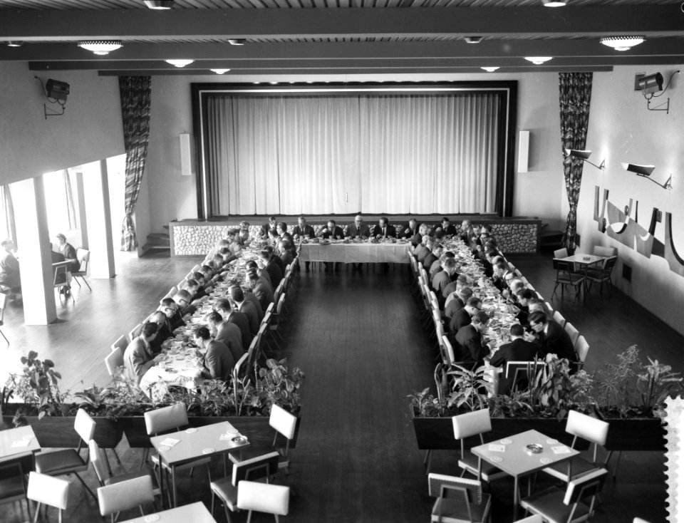 Opdracht Revue der Reclame public lunch, Bestanddeelnr 912-1821
