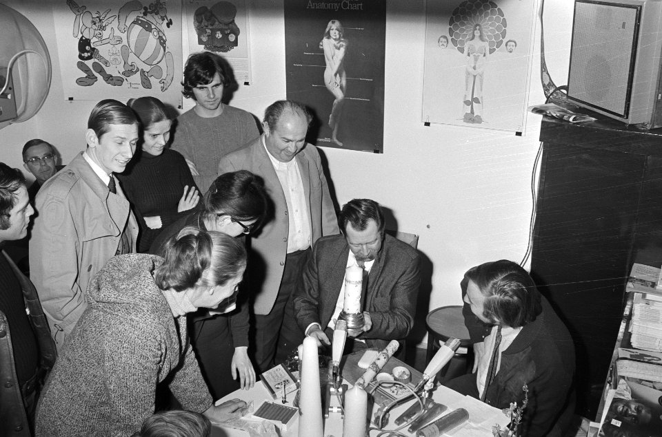 Opdracht Rotterdammer Radioprogramma Spitsuur in Rotterdam van Henk van Stipr, Bestanddeelnr 924-1157