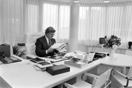 Opdracht Financieel Dagblad optiebeurs in Amsterdam, directeur optiebeurs de h, Bestanddeelnr 933-9250