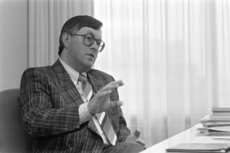 Opdracht Financieel Dagblad Eindhoven, heer Lange van Philips, Bestanddeelnr 934-0152
