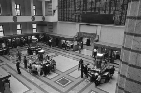 Opdracht Financieel Dagblad beurs in Amsterdam, Bestanddeelnr 934-0416