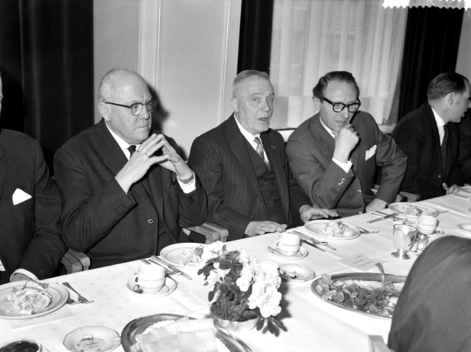 Opdracht Revue der Reclame, public lunch, Bestanddeelnr 912-1334