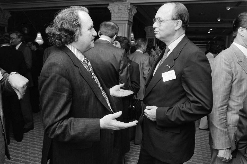Opdracht Financieel Dagblad Harvey Jones (l) en Loudon (r) (van Akzo), Bestanddeelnr 933-6807