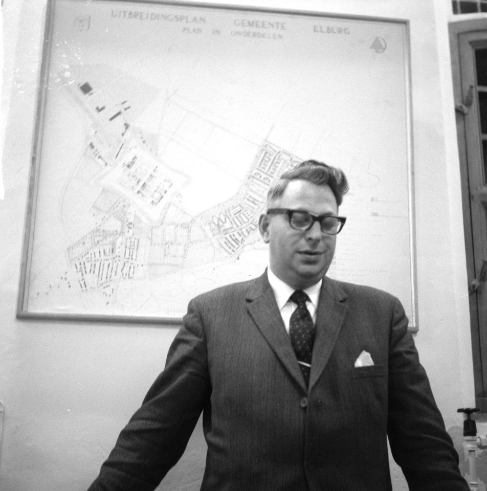 Opdracht reportage over plaatsje Elburg, burgemeester van Elburg, Bestanddeelnr 917-1547