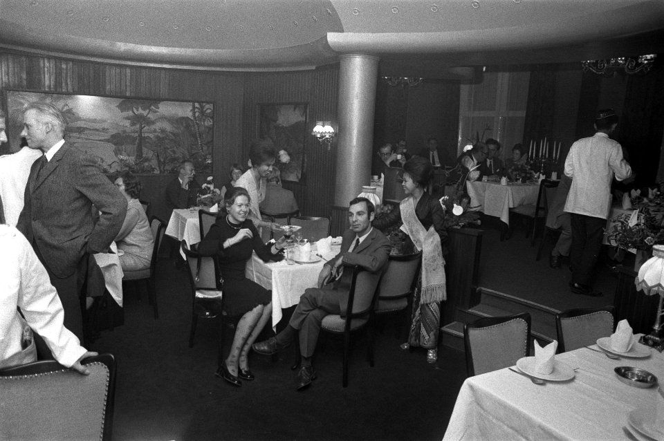 Opdracht Parool, Indische restaurant Djawa, Leidsedwarsstraat Amsterdam, interie, Bestanddeelnr 925-2262