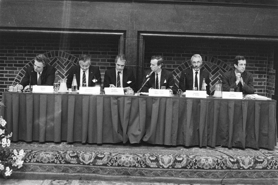 Opdracht Financieel Dagblad Meet the Netherlands Government, Bestanddeelnr 933-9875