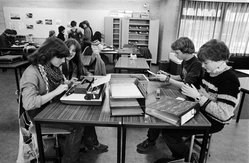 Opdracht Onderwijs en Wetenschappen op Osdorper scholengemeenschap, Bestanddeelnr 930-0940