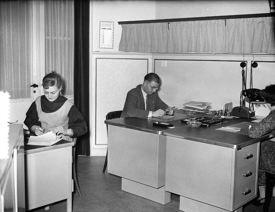 Opdrachten fa. De Jong en De Vlieger Amsterdam, Bilderdijkstraat 40, Bestanddeelnr 906-9534
