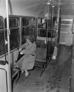 Opdrachten Fa Nap te Amsterdam, stoeltjes in Rotterdamse tram, Bestanddeelnr 909-9063