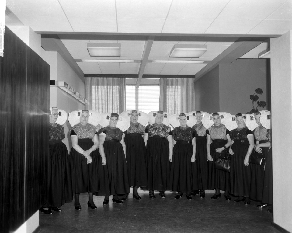 Opdracht Spar (Zeeuwse vrouwen), Bestanddeelnr 917-9244