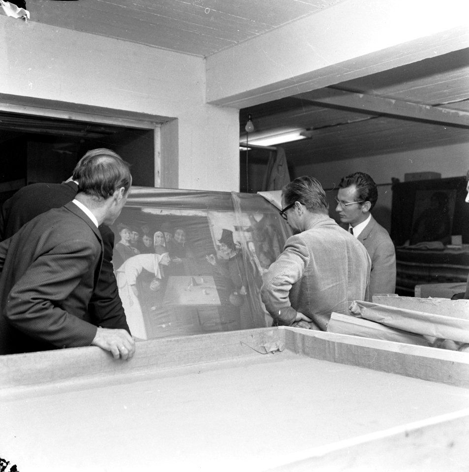 Opdracht Stichting Jeroen Bosch Expositie. Aankomst van de schilderijen voor de , Bestanddeelnr 920-6572