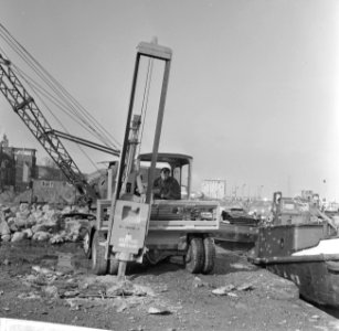 Opdracht Nierstratz, betonbreker, Bestanddeelnr 918-9131