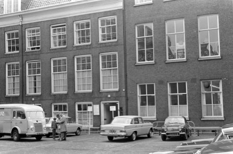 Opdracht Parool, stadhuis binnenplaats 8 juli 66, Bestanddeelnr 919-3350