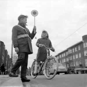 Opdrachten Burco meisje met fiets, Bestanddeelnr 912-0512