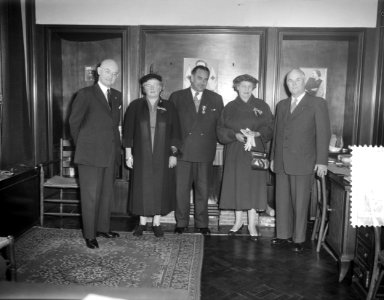Opdracht Nederlands Rode Kruis Amsterdam (vijf personen, Bestanddeelnr 907-7567