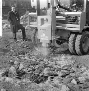 Opdracht Nierstratz, betonbreker, Bestanddeelnr 918-9123
