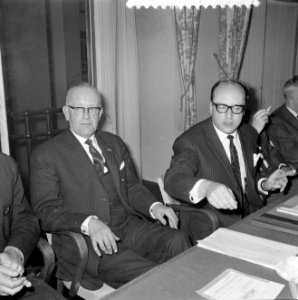 Opdracht Nederlandse Jeugd Gemeenschap (afscheid ds Steinbeek), Bestanddeelnr 916-9208