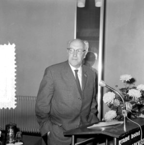 Opdracht Nederlandse Jeugd Gemeenschap (afscheid ds Steinbeek), Bestanddeelnr 916-9223