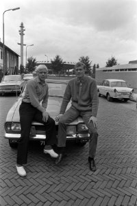 Opdracht Nordisk Deense voetballers PSV (links) Bent Schmidt Hansen (rechts) H, Bestanddeelnr 923-7665