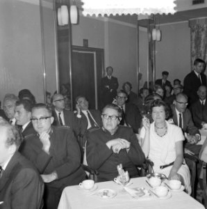 Opdracht Nederlandse Jeugd Gemeenschap (afscheid ds Steinbeek), Bestanddeelnr 916-9217