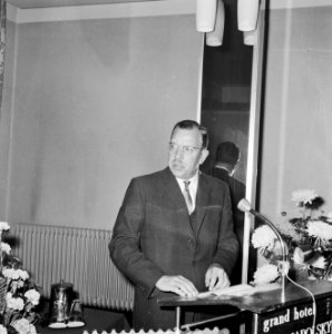 Opdracht Nederlandse Jeugd Gemeenschap (afscheid ds Steinbeek), Bestanddeelnr 916-9213