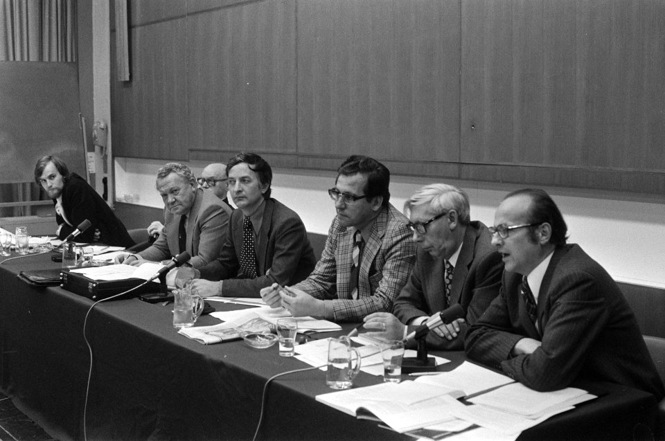 Opdracht Nederlandse Gedachten CDA-bijeenkomst in RAI-congrescentrum, Amsterda, Bestanddeelnr 928-2456