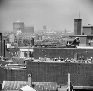 Opdracht Parool Zonnebaders in Amsterdam Serie, Bestanddeelnr 915-2446