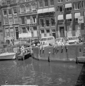 Opdracht Parool Zonnebaders in Amsterdam Serie, Bestanddeelnr 915-2444