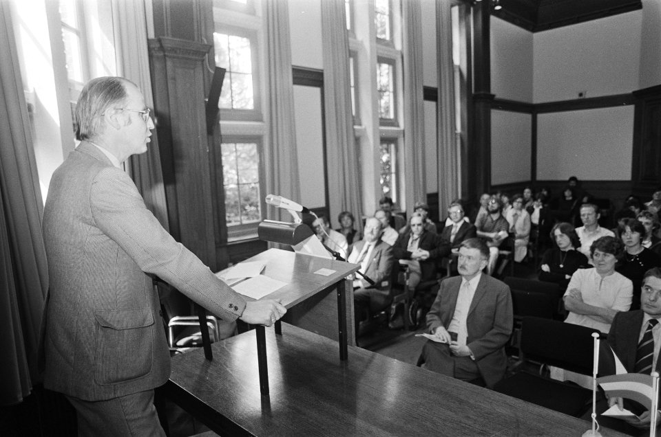 Opdracht Ministerie van O&W de heer De Jong , kop, Bestanddeelnr 931-5752