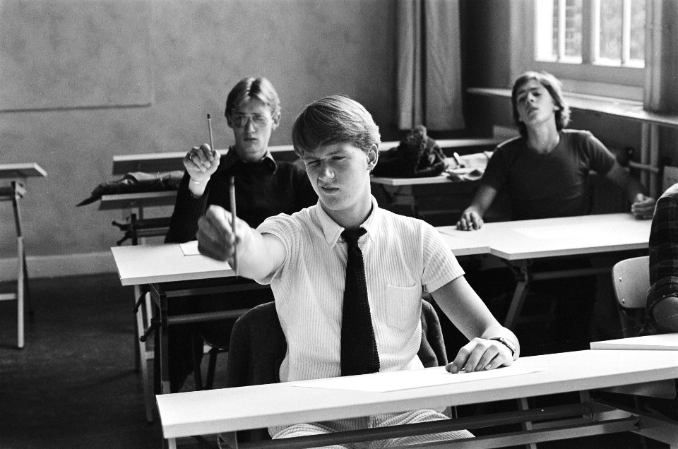 Opdracht Ministerie Onderwijs en Wetenschappen leerlingen school Leidseplein, Bestanddeelnr 929-8795