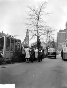 Opdracht Maggi soep schenken op de bloemenmarkt, Bestanddeelnr 910-8735