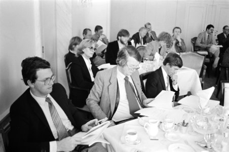 Opdracht Hollander en Van der Mey , persconferentie Nationale Nederlanden over, Bestanddeelnr 932-1419