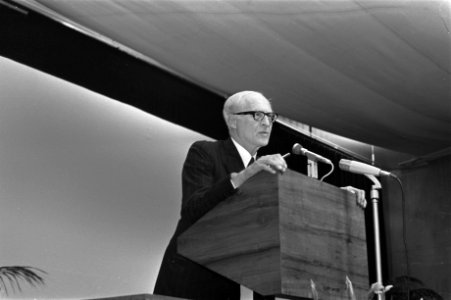 Opdracht Hollander en Van der Mey , Congres over 100 jaar margarine in de aula v, Bestanddeelnr 922-2411