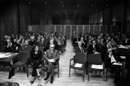 Opdracht ABOP. Vergadering in Arnhem, Bestanddeelnr 923-3768