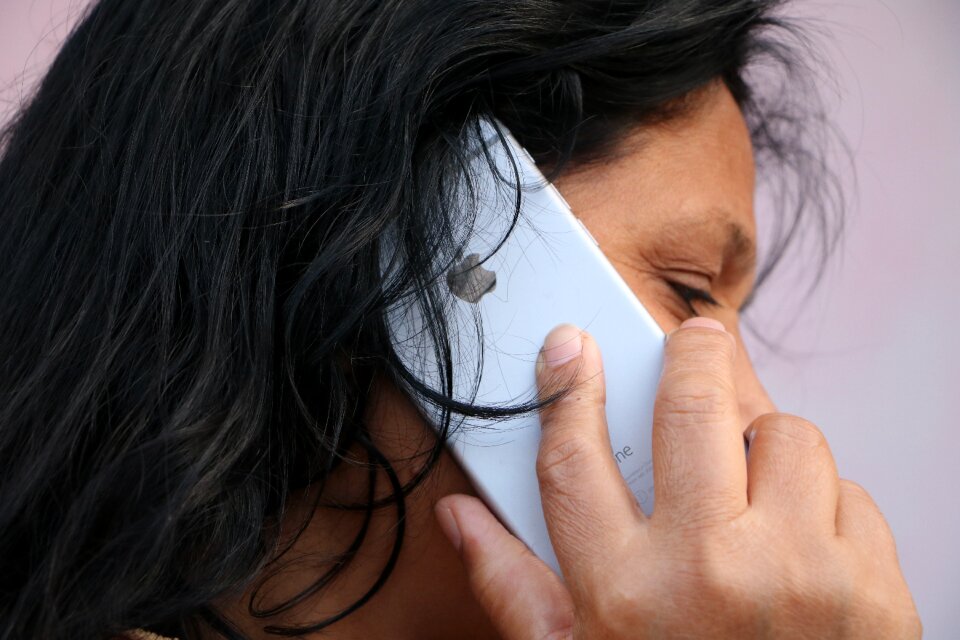 Mobile smartphone woman