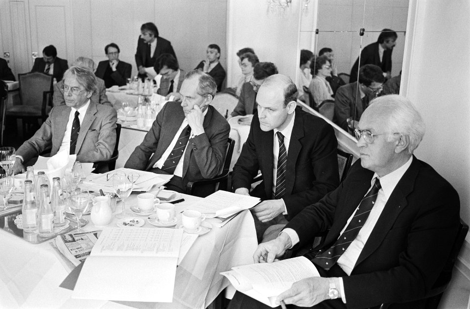 Opdracht Hollander en Van der Mey , persconferentie Nationale Nederlanden over, Bestanddeelnr 932-1416
