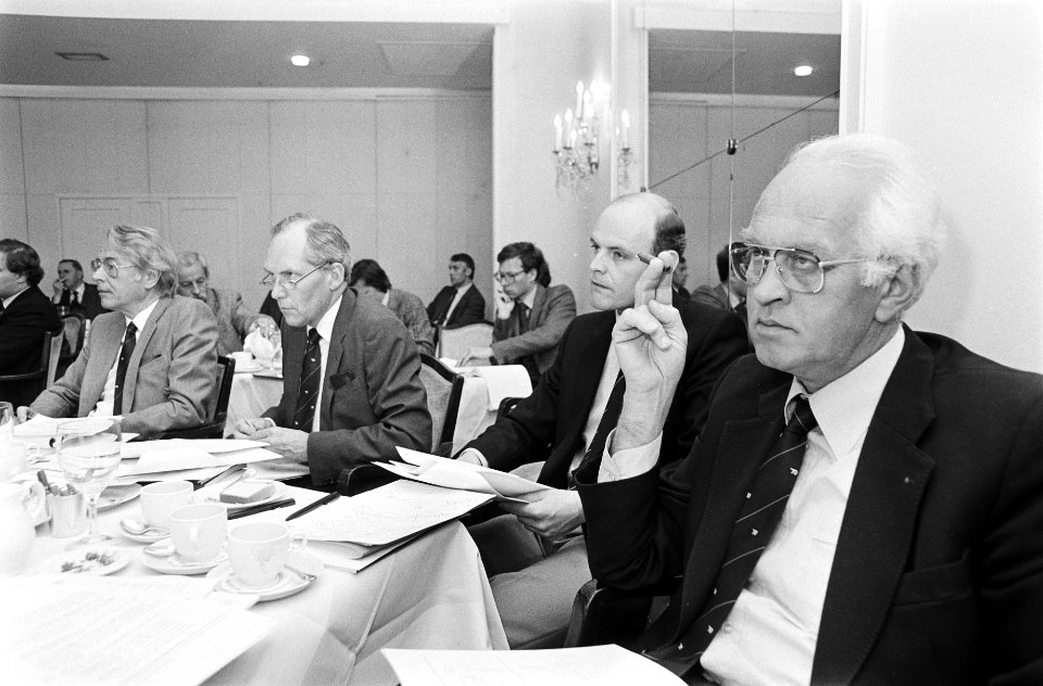 Opdracht Hollander en Van der Mey , persconferentie Nationale Nederlanden over, Bestanddeelnr 932-1422