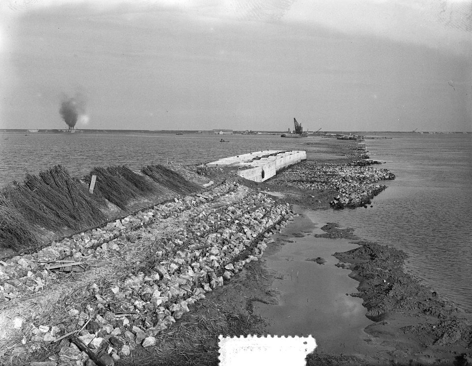 Opbouwplaatjes Zeeland. Dichten Oostelijke havendijk nabij Zierikzee, Bestanddeelnr 905-7433