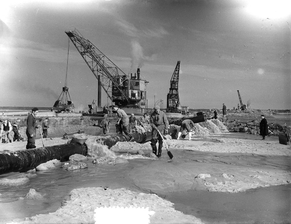 Opbouwplaatjes Zeeland. Dichten Oostelijke havendijk nabij Zierikzee, Bestanddeelnr 905-7429