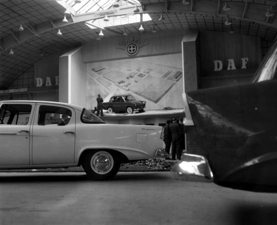 Opbouw van de autotentoonstelling in de RAI, Bestanddeelnr 909-3288