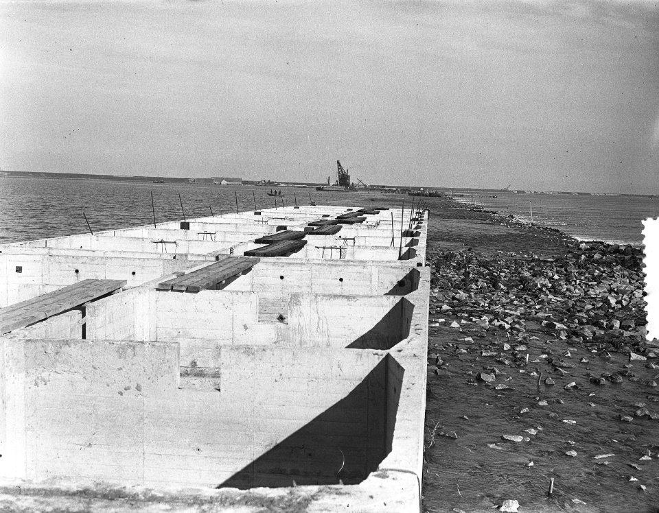 Opbouwplaatjes Zeeland. Dichten Oostelijke havendijk nabij Zierikzee, Bestanddeelnr 905-7431
