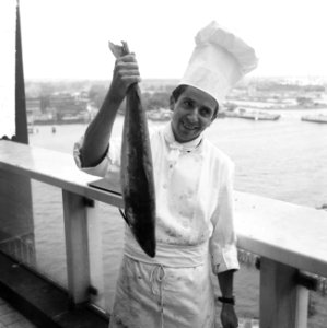 Opdracht Hotel Revue, Oostenrijkse kok in Havenrestaurant, Bestanddeelnr 916-5554