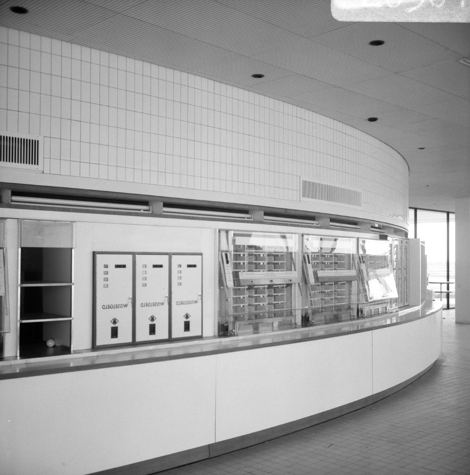 Opdracht Hotel Revue, interieurs horecaf op luchtareaal Schiphol, Bestanddeelnr 920-3045